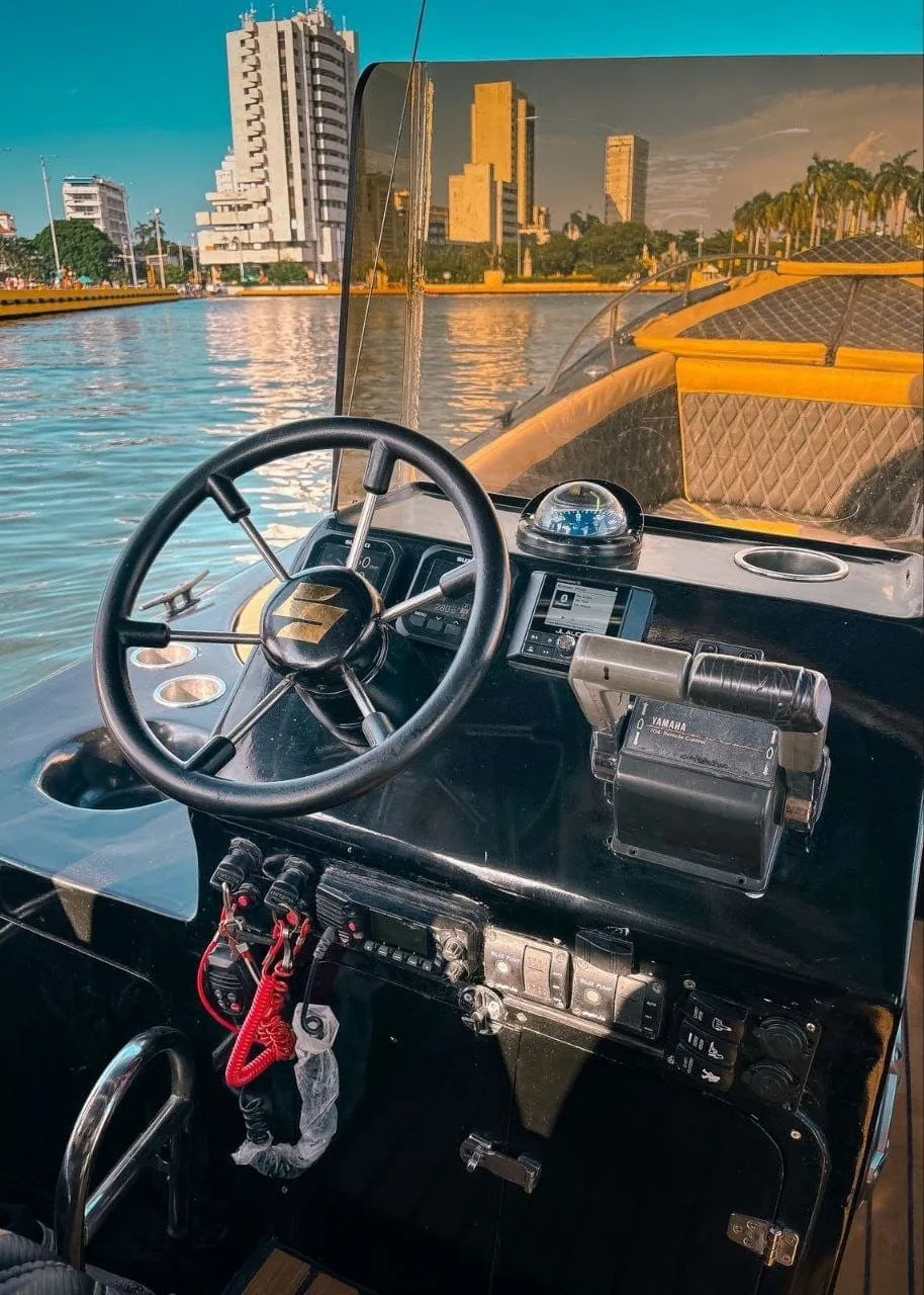 Vista desde la proa navegando al Caribe